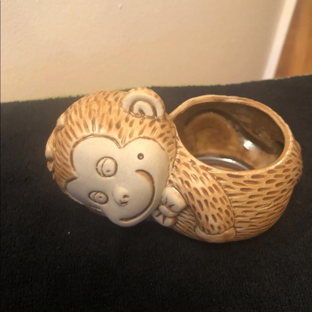 Boy Ceramic Monkey Planter - Picture 4 of 4